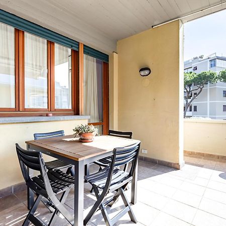 Two-Levels Apartment With Terrace And Parking В'яреджо Екстер'єр фото